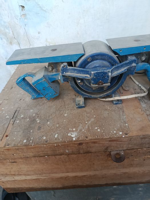 Рубанок электрический