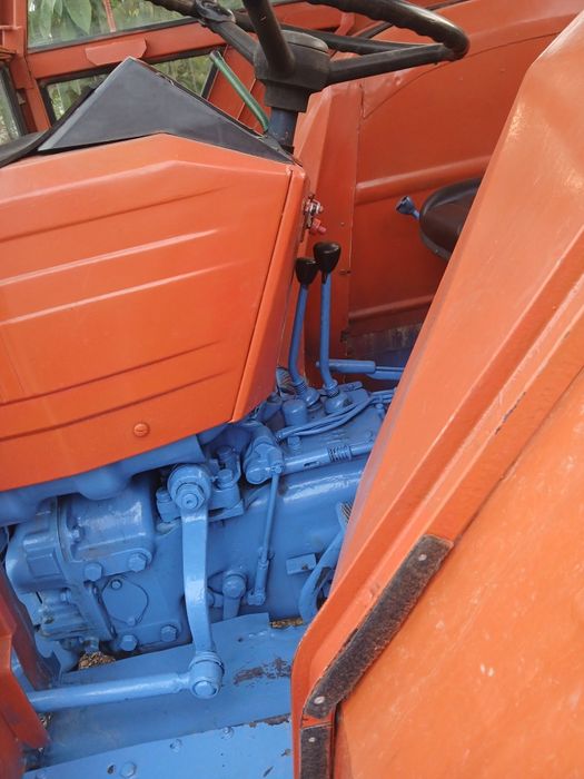 Tractor universal 550 600 640
