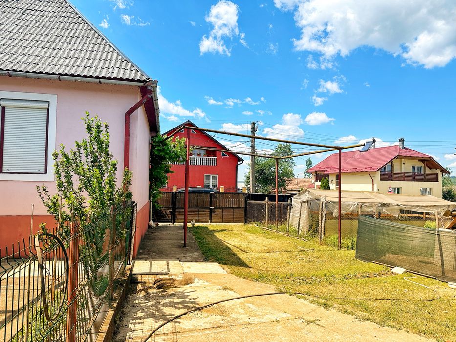 Casa cu gradina 70 ari