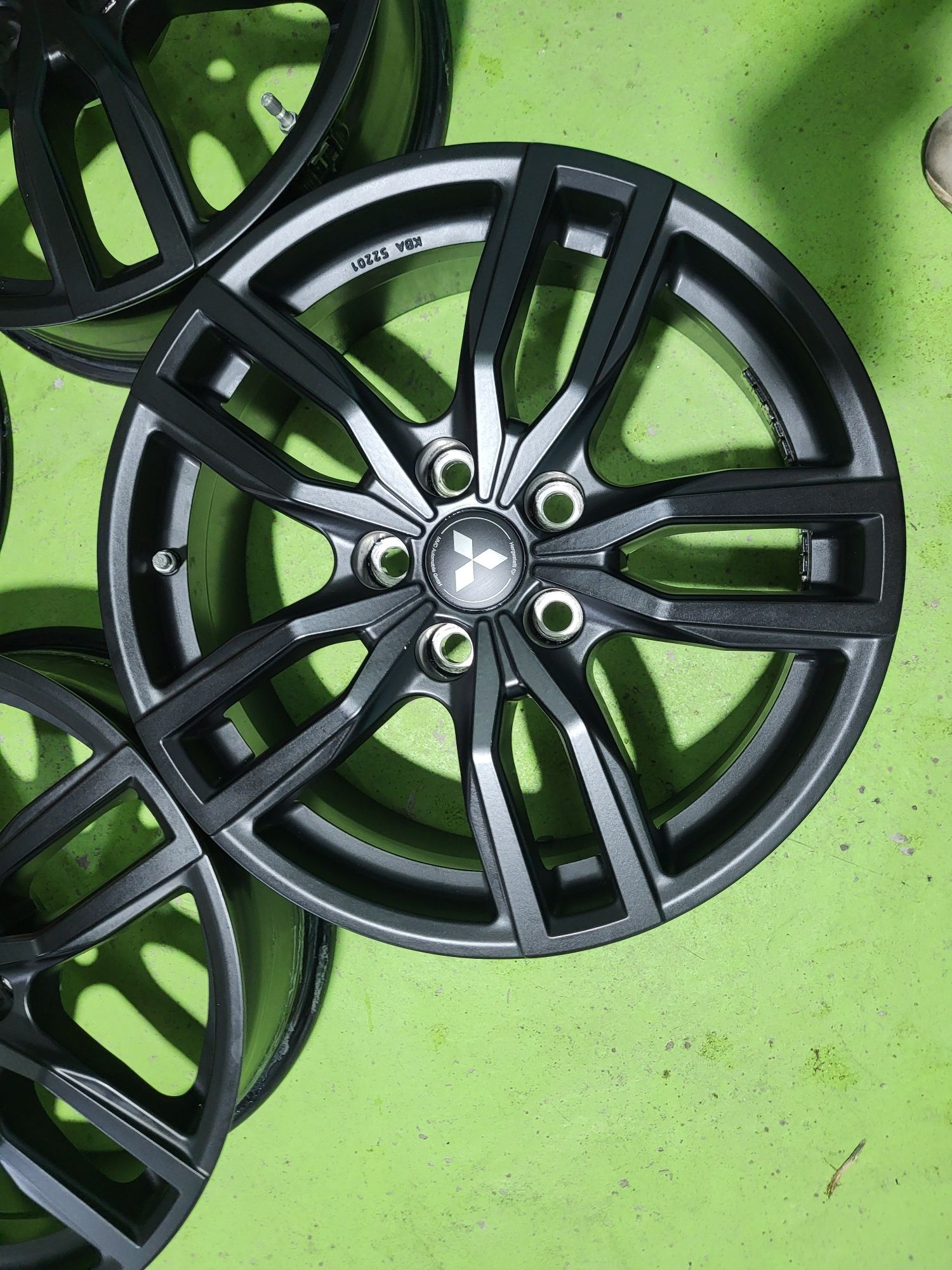 17 5x114.3 Mitsubishi лети джанти 5х114.3 мицубиши