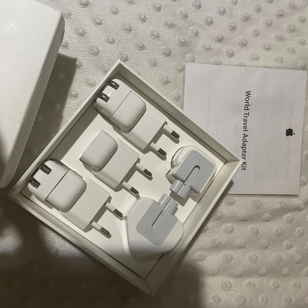 World Travel Adapter iPhone