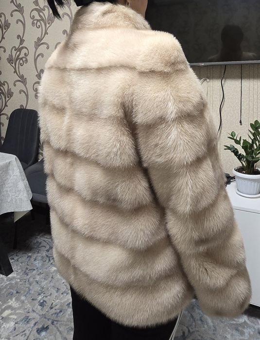 Продаётся шуба  почти новый
