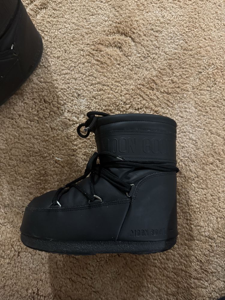 Обувки moon boot