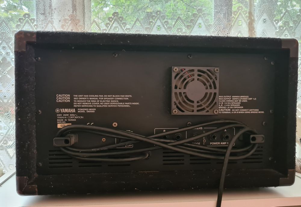 Mixer activ Yamaha EMX 660