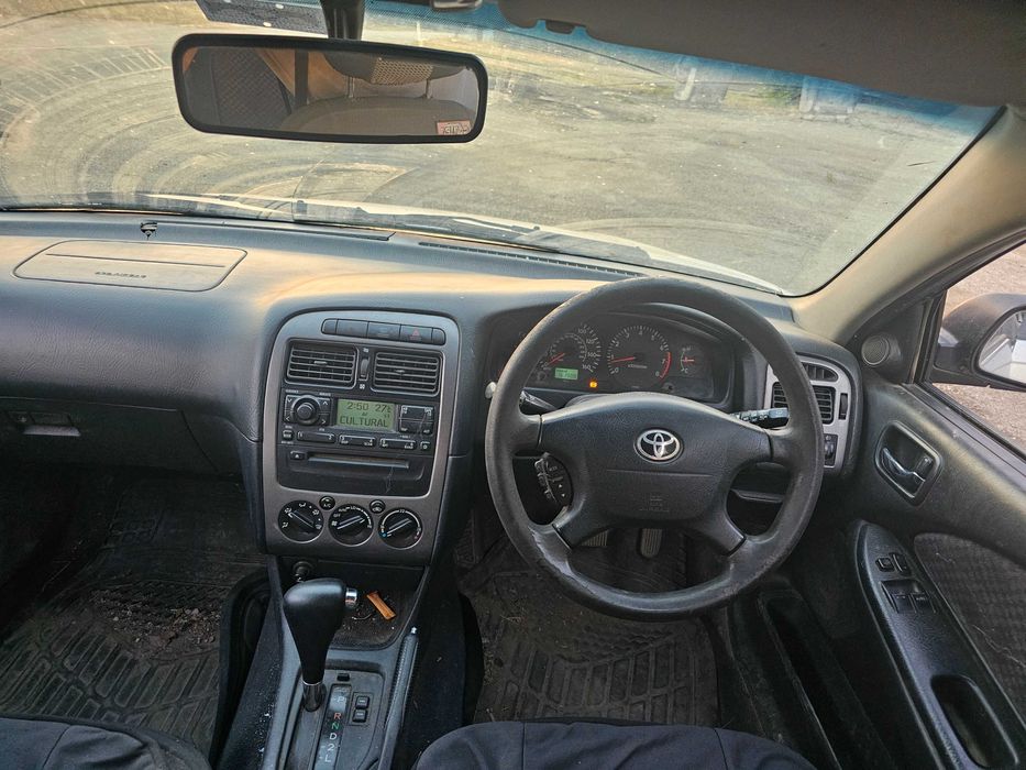 Toyota Avensis на части