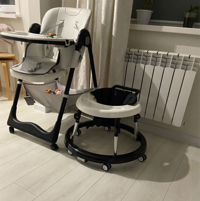 Продам ходунки и столик детский