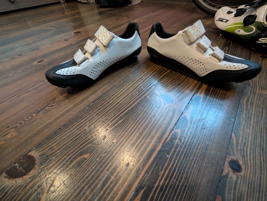 Fizik R3 carbon велосипедни обувки шпайкове