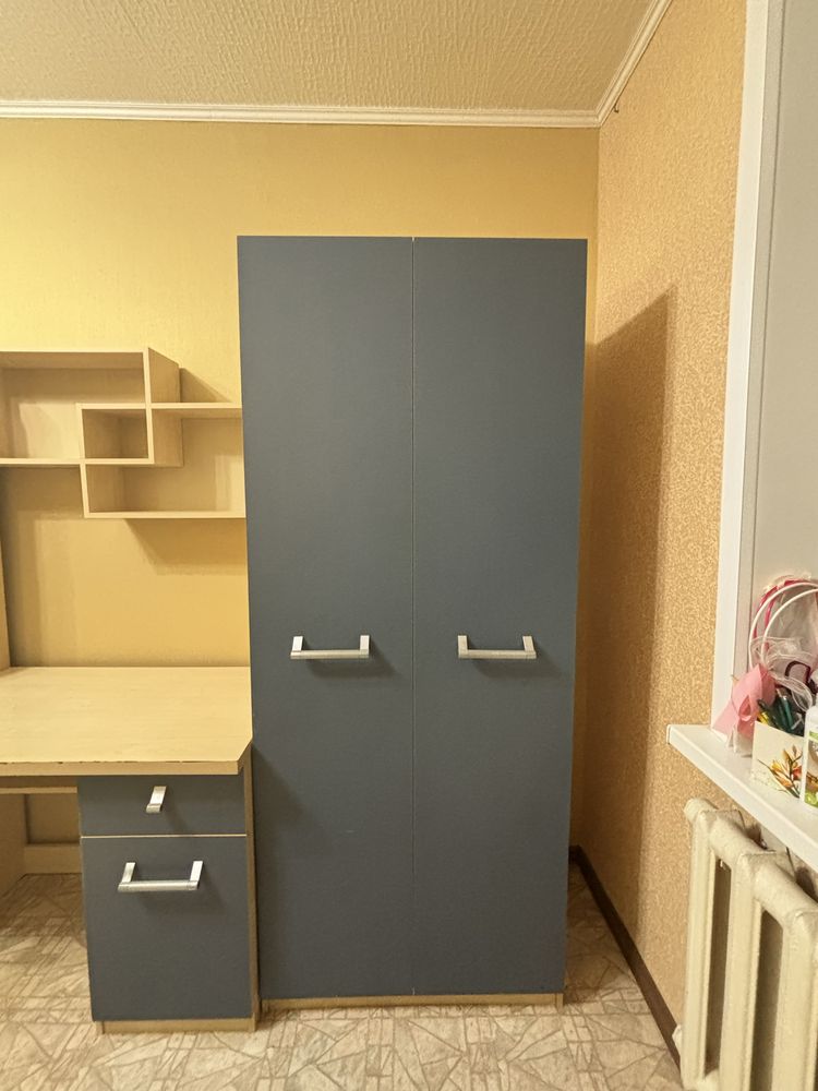 Стенка шкаф стол и полки