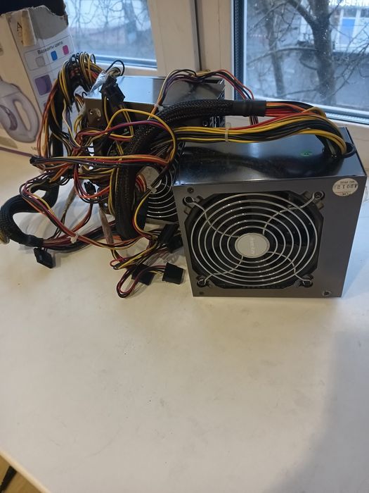 Блоки питания  один работает другой нет