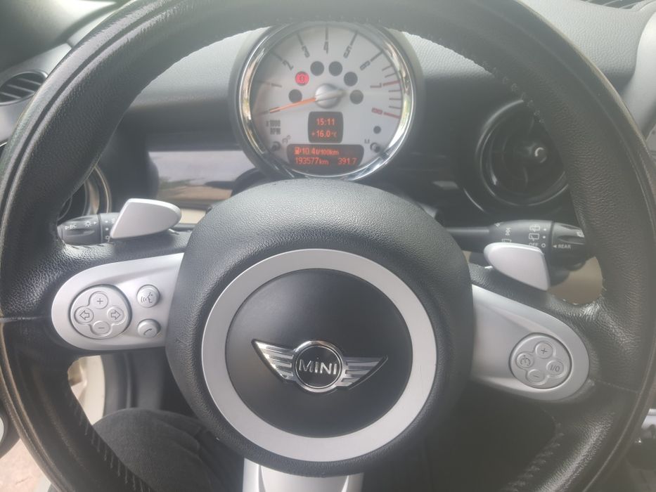 Mini Cooper,benzina 1.6, cutie automată