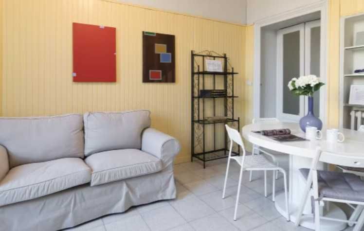 Дава се под наем Тристаен апартамент в Пловдив, Център - 75 кв.м за 244.8 € - Снимка #2