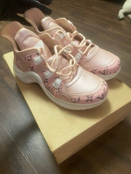 Обувь розовая луи витон