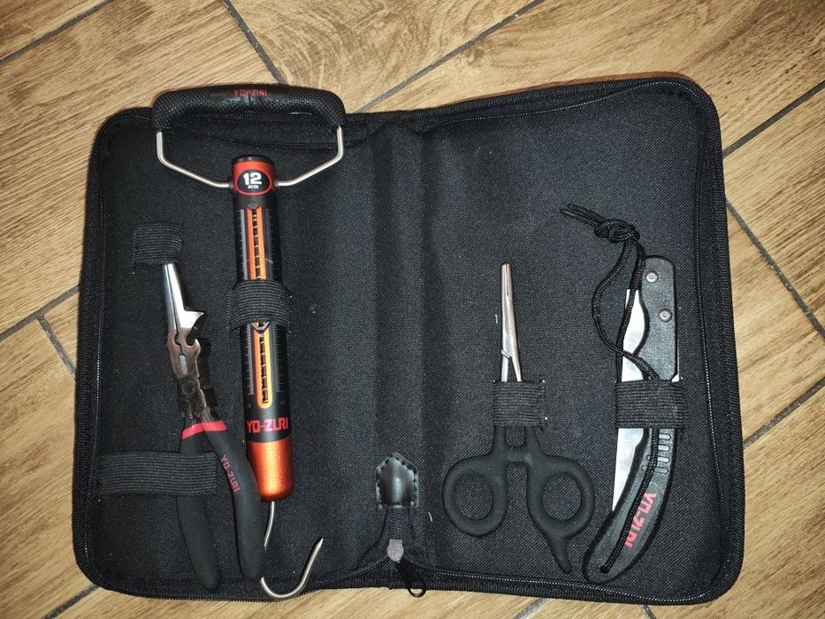 Риболовни аксесоари - чанта , инструменти, примамки