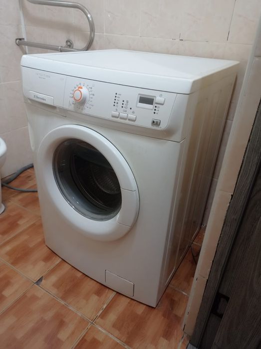 Стиральная машина Electrolux + Ванная