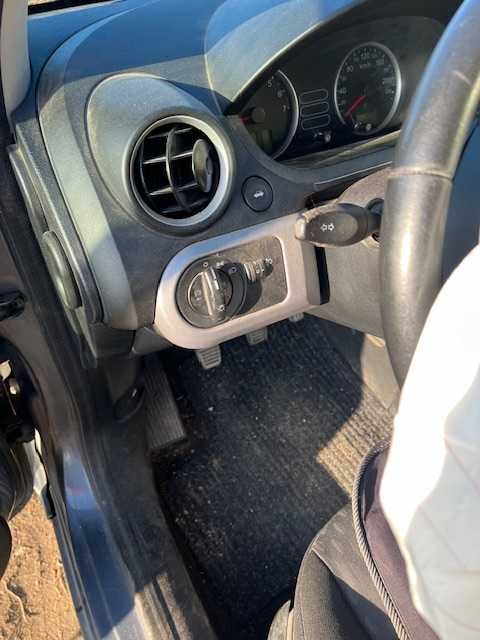Dezmembrez Ford Fiesta 2004 1.3 benzina 51kw 70cp,A9JA