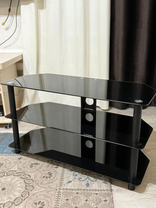 Продам тумбу под телевизор