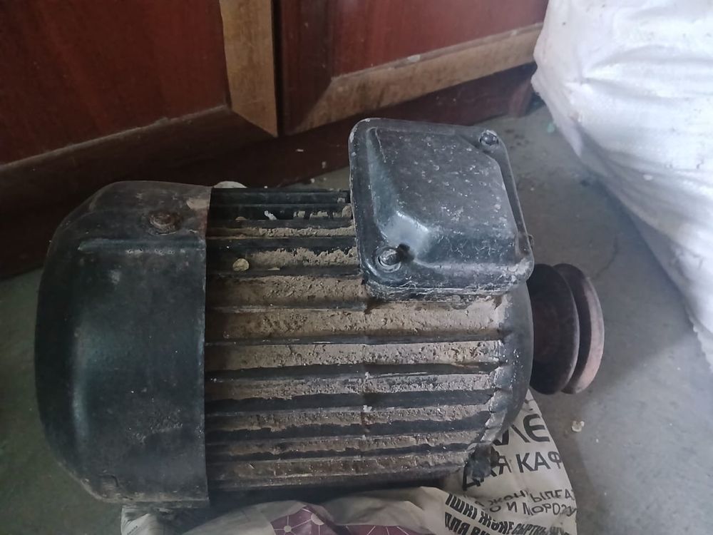 продается Электродвигатель