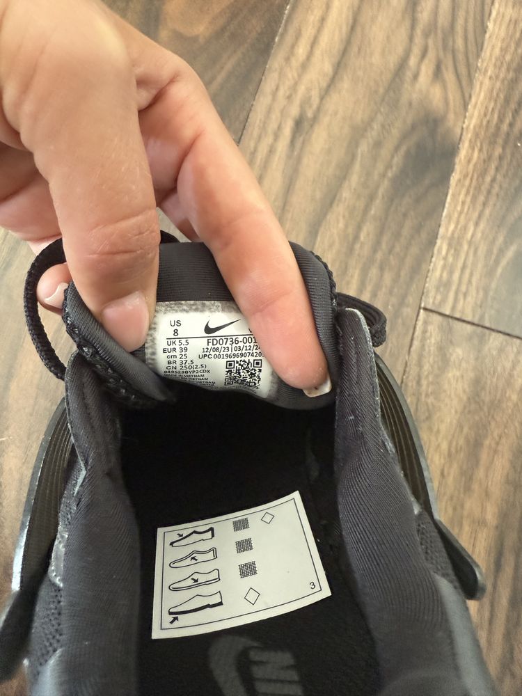 Маратонки Nike чисто нови