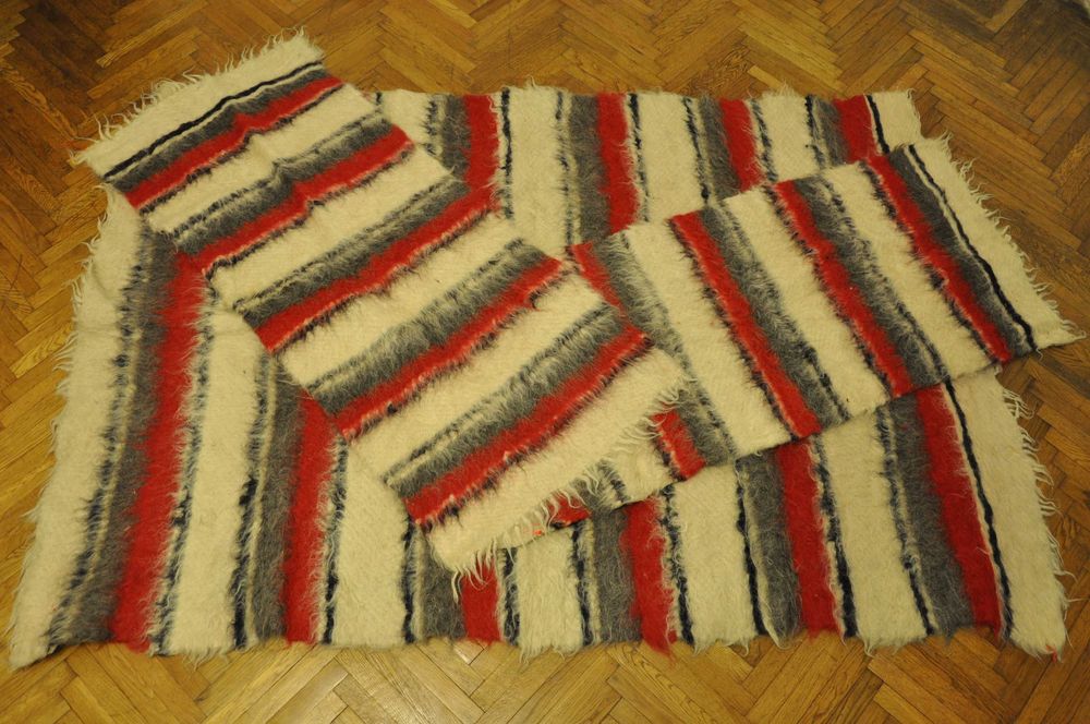 Set 3 covoare de lana, covor lana lucrat manual, in valiza vintage