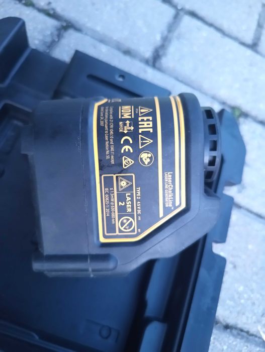 Лазерен нивелир DeWalt хоризонтал и вертикал