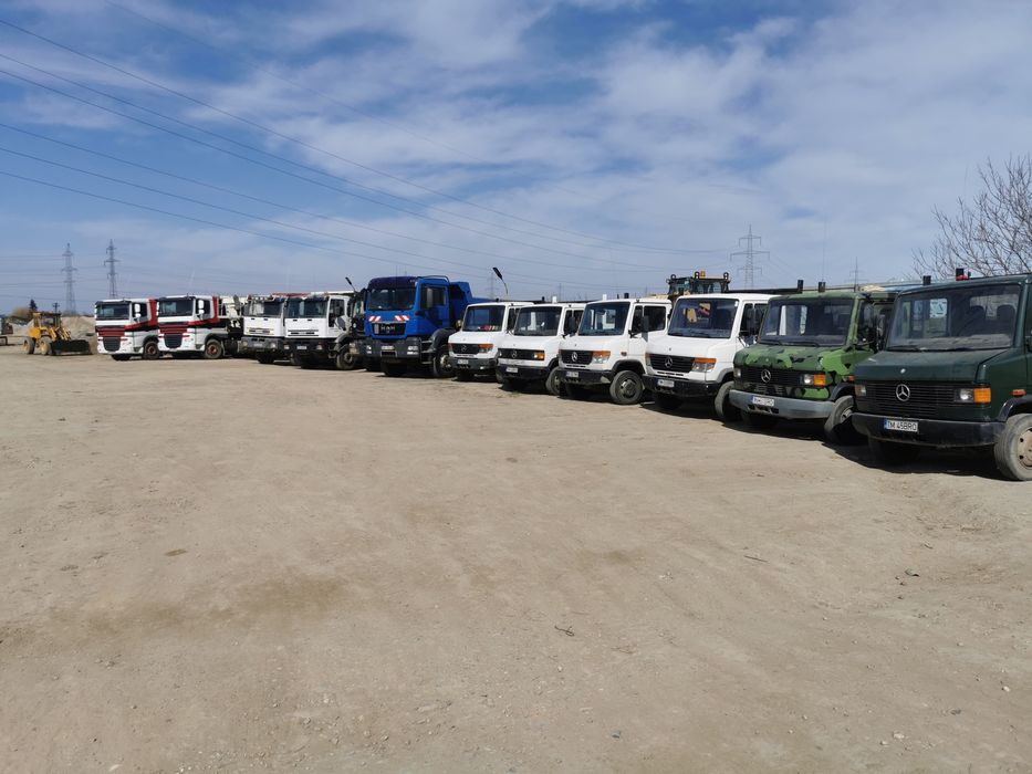 Inchiriez buldoexcavator (buldo excavator) cu picon si furci trakker