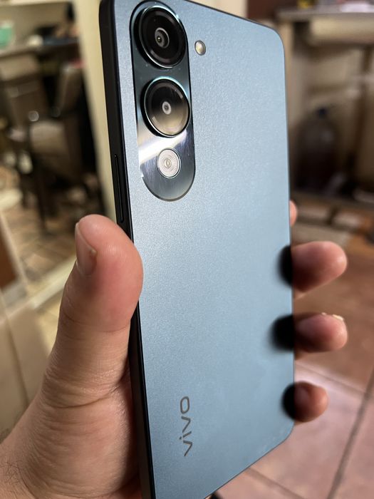 Vivo Y 04 telefoni sotiladi 4/128gb