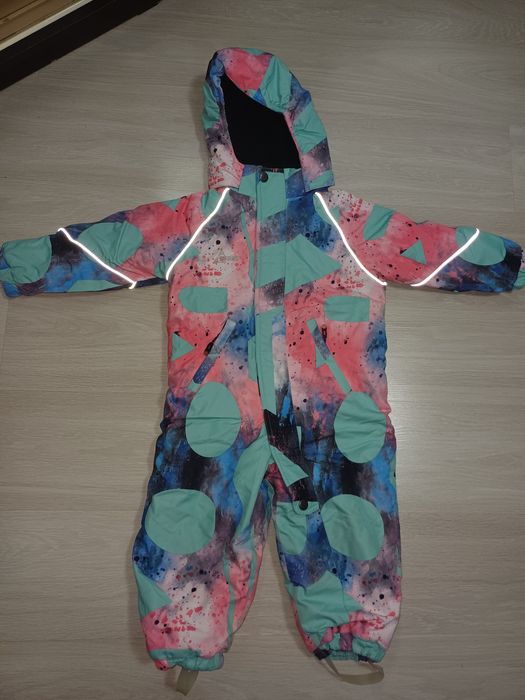 Продам зимний комбенизон на девочку
