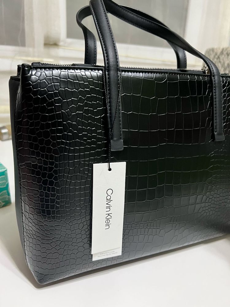 Geanta Calvin Klein