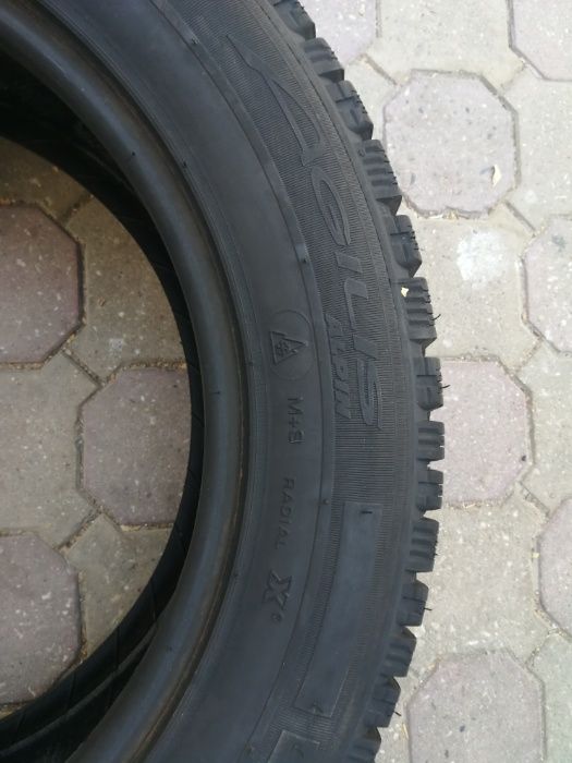 1 бусова зимна гума R17C 215/60 Michelin 109/107T M+S 8PR 96лв. С ДДС