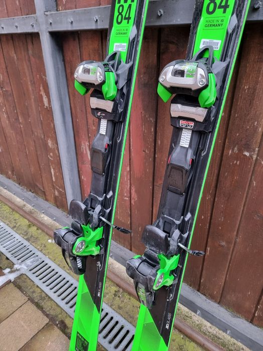 Schii 172 cm Volkl RTM 84 tip rocker