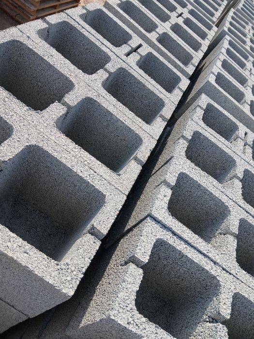 Шлакаблок сатылады.