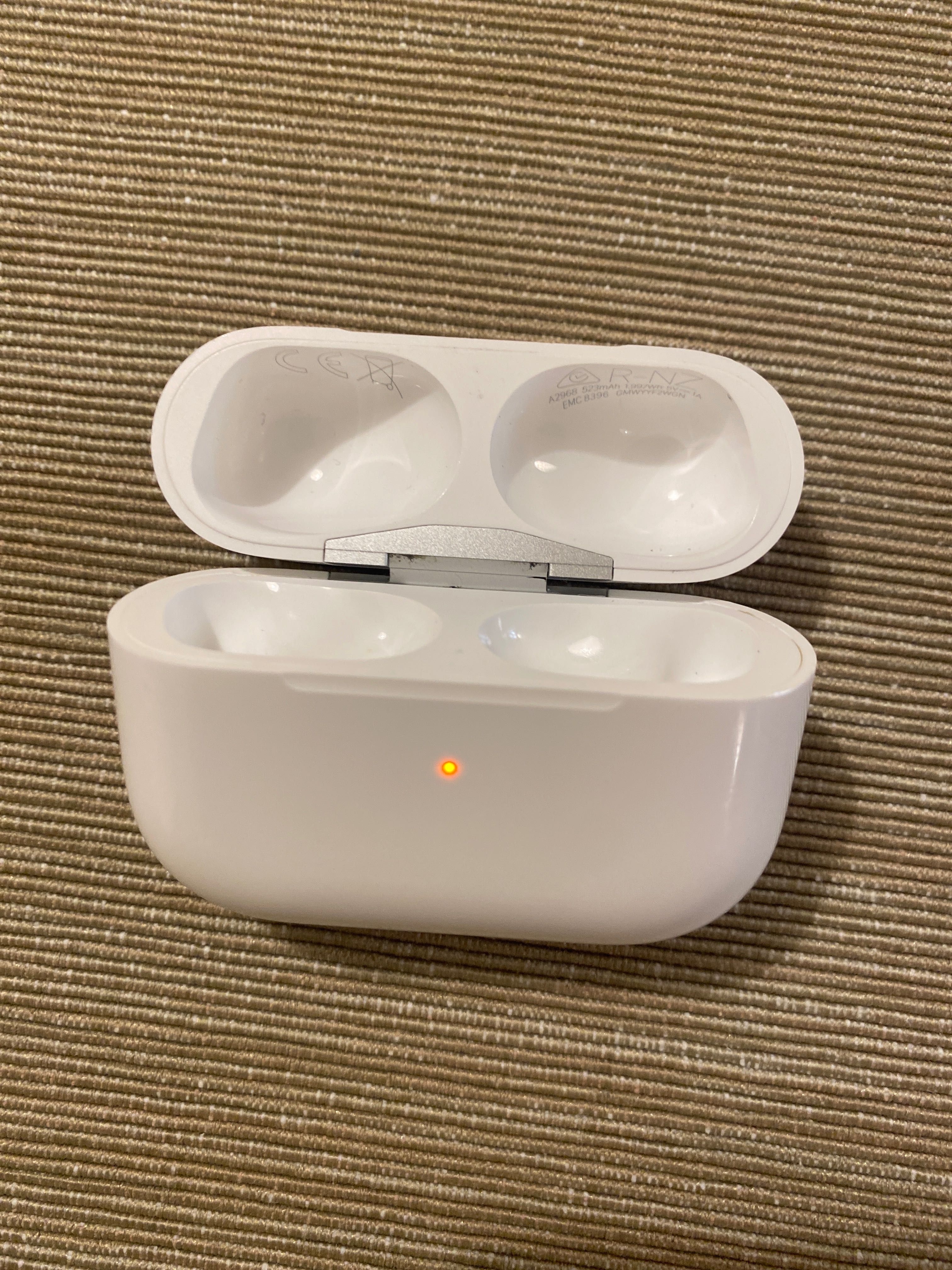AirPods Pro 2 USB-C с MagSafe кейс - 200 лв.