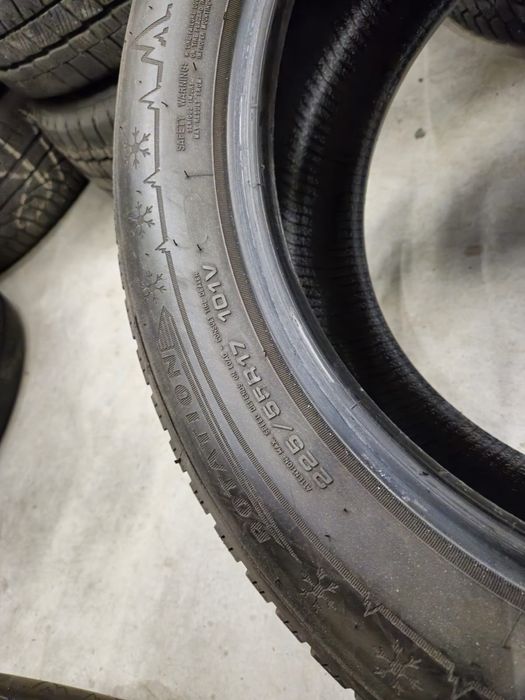 2 anvelope iarna Dunlop 225 55 17 stare foarte buna