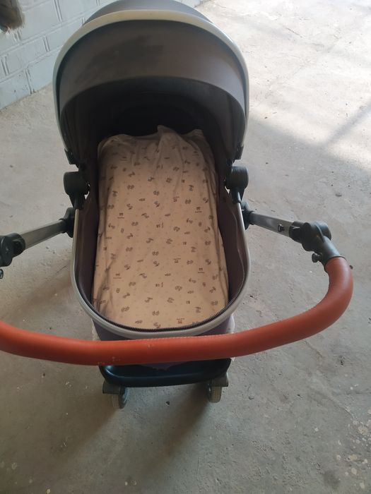 Детское коляска, использовано полугода. Черо серый. Для новорожденных