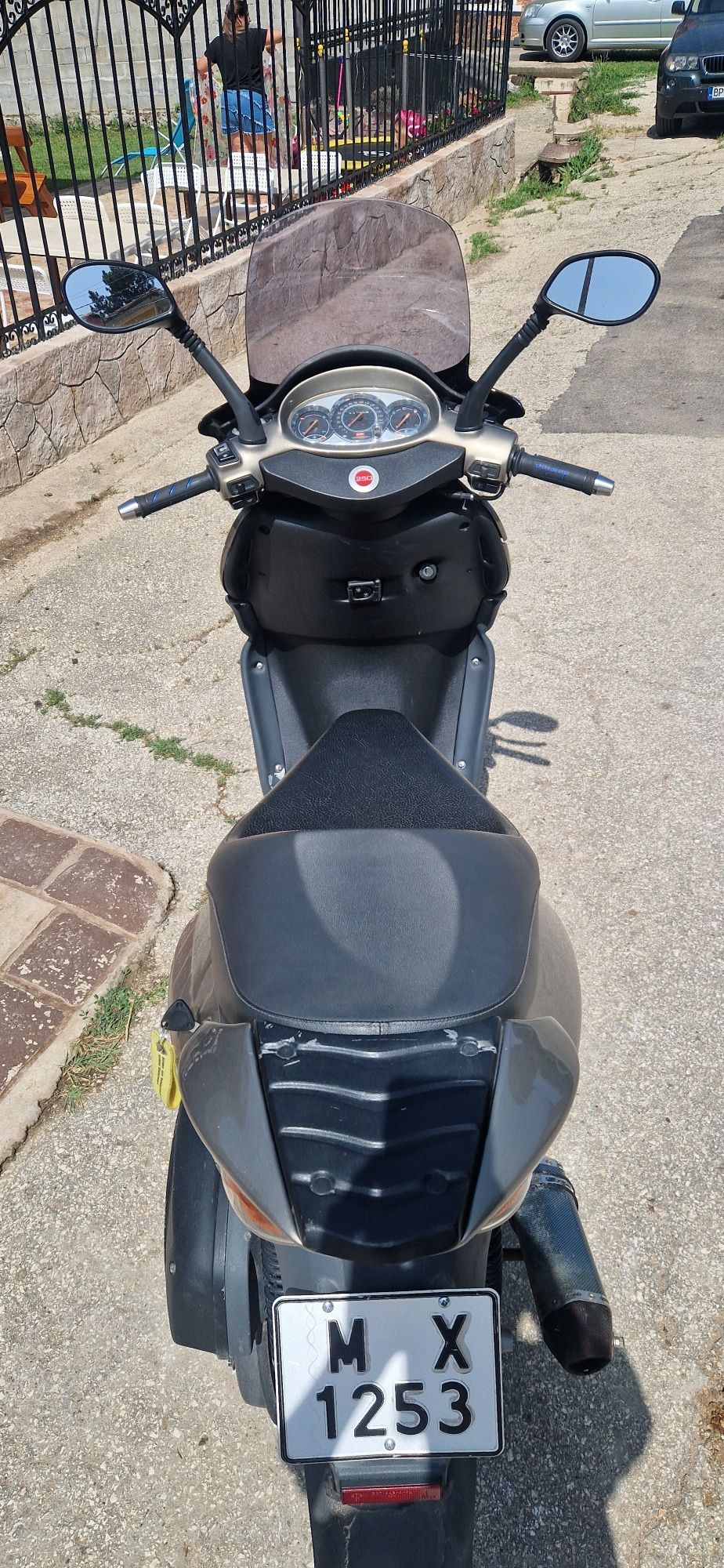 Aprilia leonardo 250