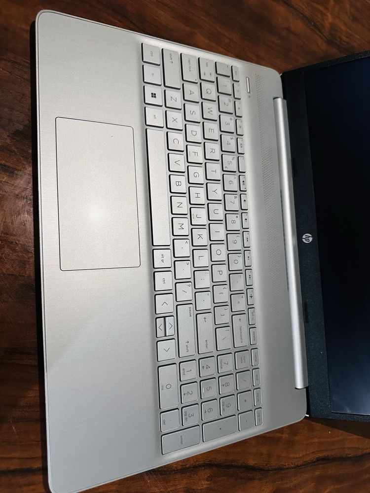 Hp noutbuk core i3 holati ideal turibdi