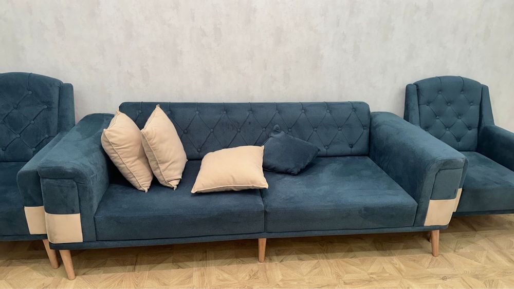 Продам диван с 2 креслами