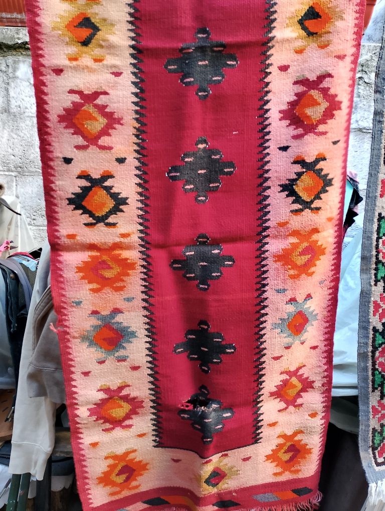 Продавам стари пътеки!