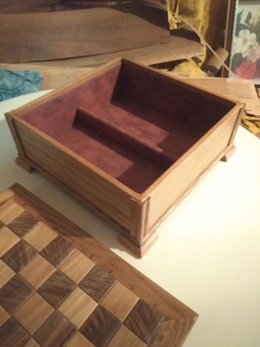 Столик для игры в шахматы ,шашки