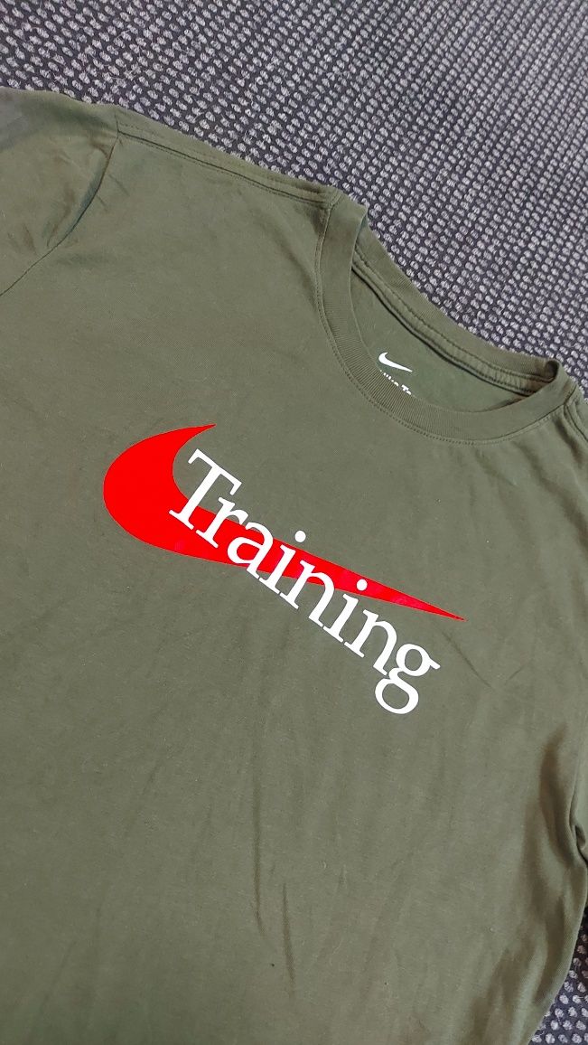 Nike тениска M размер