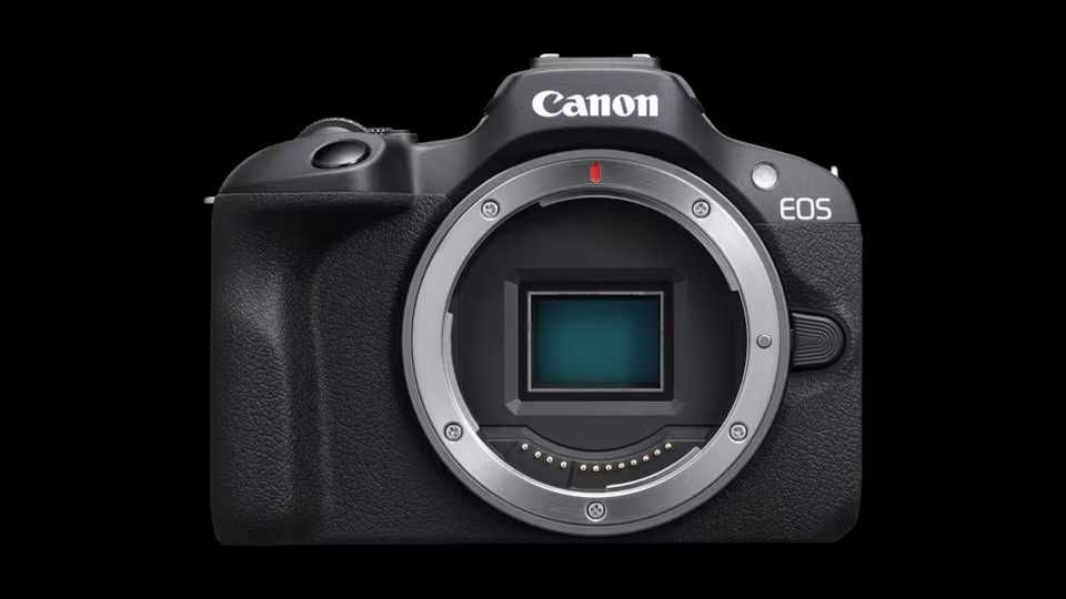 Canon R100, RF-S 18-45mm F/4.5-6.3 IS STM, RF-S 55-210mm F5-7.1 IS STM