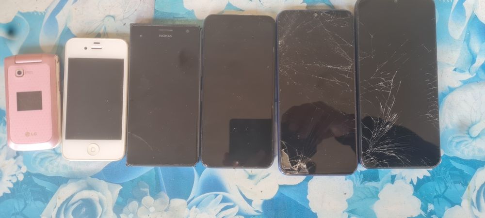 6 telefoane pt piese