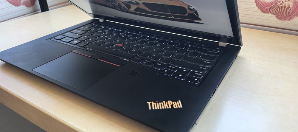 Laptop Lenovo ThinkPad T14_i5 10210U_24GB DDR4_SSD 256GB_4-5h Bateria