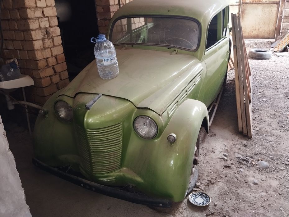 Moskivich 401 sotiladi