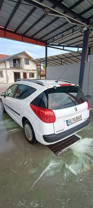 Vând Peugeot 207 SW