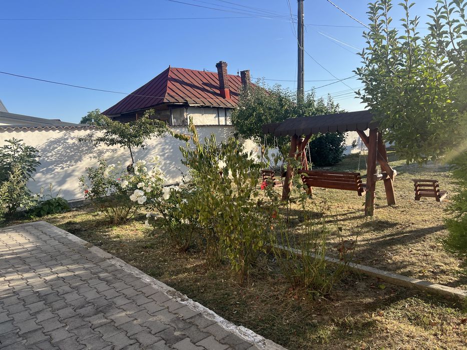 Casă spațioasă de închiriat