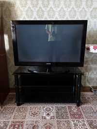 Телевизор Samsung и подставка для телевизора