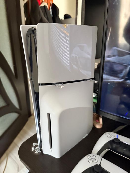 PS5, 2 controlere, 1TB digital si disc