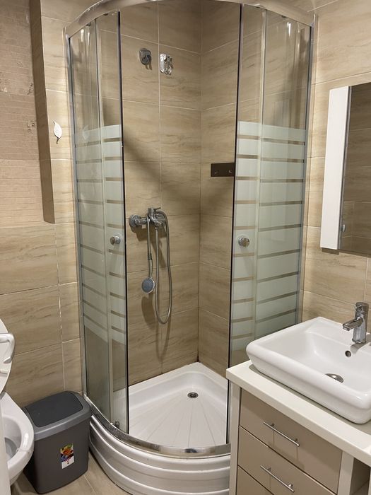 Inchiriez garsoniera luminoasă si călduroasă in Cosmopolis