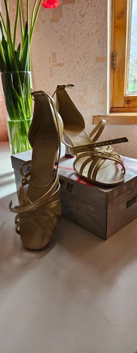 Туфли танцевальные